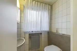 Gepflegtes Einfamilienhaus mit Platz für die ganze Familie | Große Doppelgarage, EBK & neues Bad – Heilbronn (Kreis) – Vorschaubild 14