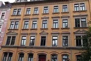 Gemütliche und vollmöblierte DG 3-Zi. mit Laminat, EBK und Wannenbad in Chemnitzer Toplage!  – Straße der Nationen 87, 9113 Schloßchemnitz, Chemnitz – Vorschaubild 2