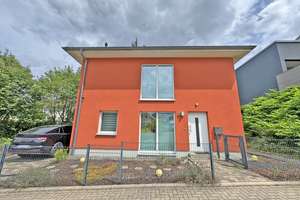 TOP Einfamilienhaus mit Garten und Terrasse im Zentrum von Velbert – Die vollständige Adresse der Immobilie erhältst du vom Anbieter., 42549 Velbert-Mitte, Velbert – Vorschaubild 1
