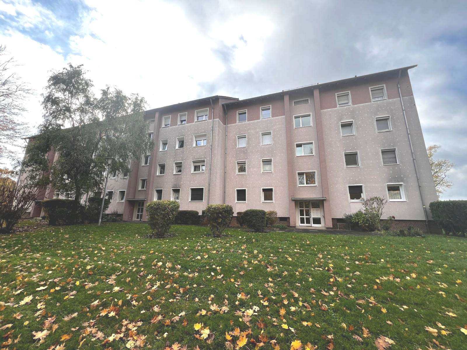 Kompakte 2 Zimmer-EG-Wohnung mit viel Potenzial in zentraler Lage von Ffm-Griesheim (leerstehend), Frankfurt am Main – Bild 1
