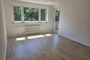 Helle 2-Zimmer-Wohnung mit Balkon - top Aufteilung