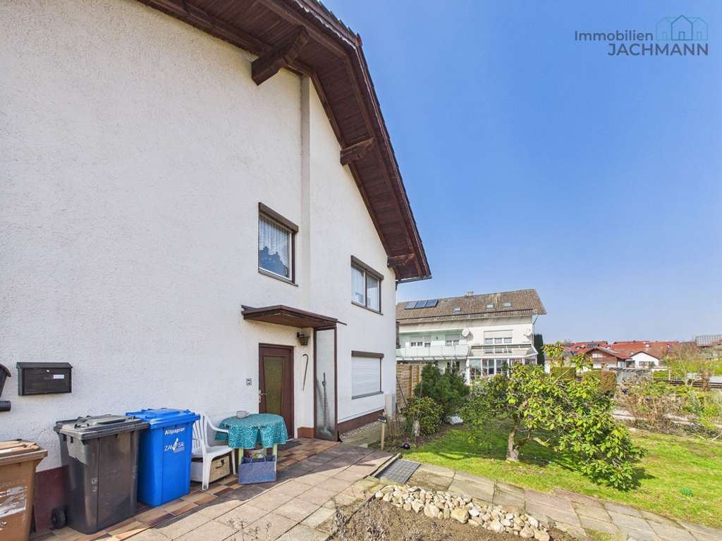 Immobilie in Hunderdorf - Ein Zuhause mit Weitblick – heute, morgen und für die Zukunft - ZFH mit Potential in Hunderdorf - Bild 1