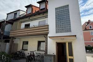 Viel Platz in Ingolstadt: Großzügiges Mehrfamilienhaus mit 2 separaten Appartements zur Renovierung – Die vollständige Adresse der Immobilie erhältst du vom Anbieter., 85055 Nordost, Ingolstadt – Vorschaubild 3