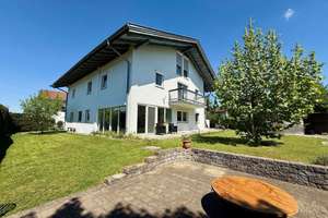 Modernes Einfamilienhaus mit Wintergarten, Einliegerwohnung und sonnigem Garten – Die vollständige Adresse der Immobilie erhältst du vom Anbieter., 83355 Grabenstätt – Vorschaubild 6