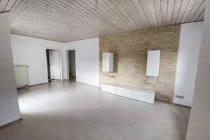 Gemütliche 2-Zimmer-Dachgeschosswohnung mit Loggia und Einbauküche in Lauda