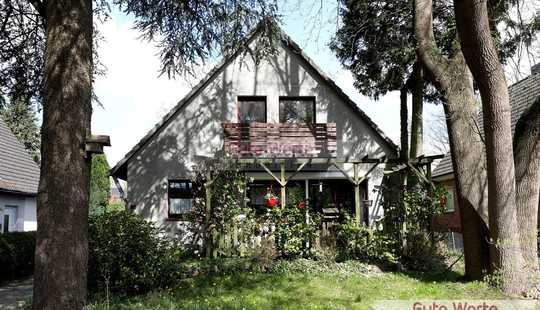 Bild von Familienfreundliches Ein- bis Zweifamilienhaus mit traumhaften Garten und eigener Obstwiese