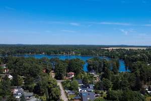 Family, freedom & quality of life—within walking distance of the lake, with easy access to Berlin