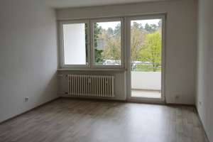 Modernisierte 3-Zimmer Wohnung mit Balkon in Sennestadt – Württemberger Allee 15, 33689 Sennestadt, Bielefeld – Vorschaubild 2