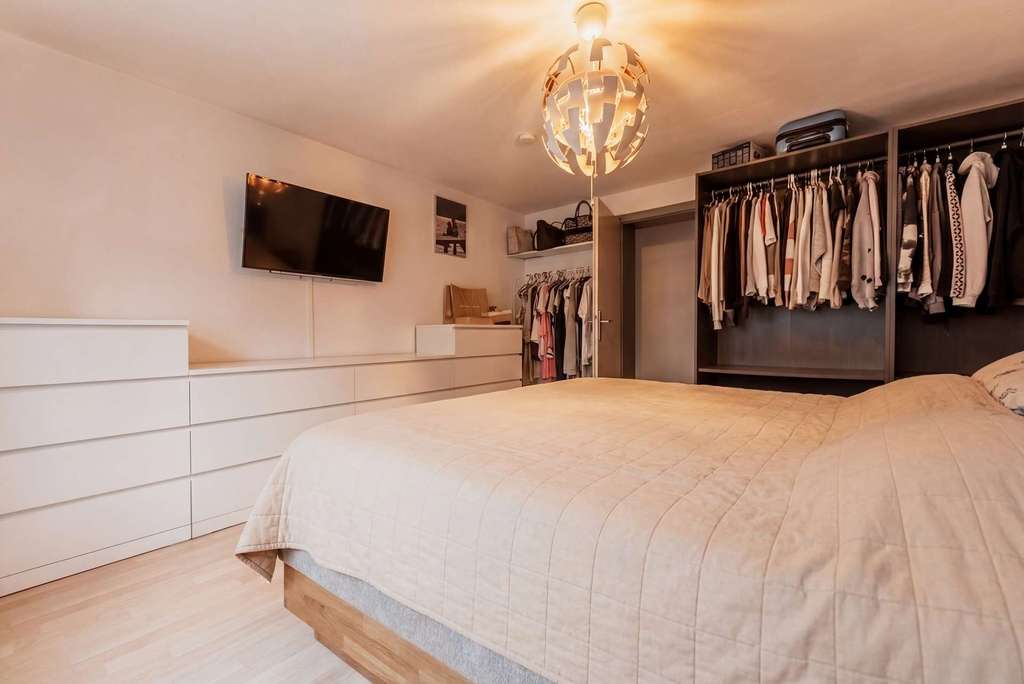 Immobilie in Miesbach - Solide Kapitalanlage oder gemütliches Eigenheim – Gepflegte Etagenwohnung direkt am Bach in Miesbach - Bild 2