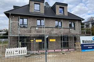 Nur noch 1 Haus verfügbar! - Stadtvilla auf großem Grundstück – Bayernstraße 20, 40883 Hösel, Ratingen – Vorschaubild 1
