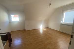2 Zimmer Dachgeschosswohnung im Ortskern von Heilbronn ab sofort bezugsfrei 920,. € Warmmiete
