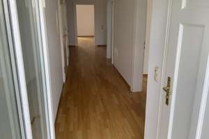 Familienfreundlich geschnittene 5-Zimmer-Altbauwohnung