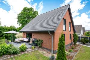 Modernes Familienglück auf großzügigem Naturgrundstück – Die vollständige Adresse der Immobilie erhältst du vom Anbieter., 24806 Hohn – Vorschaubild 3