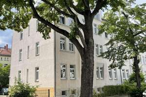 Frisch renovierte 3 Raum Wohnung, neue EBK, Stellplatz, grüne Lage, perfekter Grundriss – Böttgerstr. 5, 4328 Paunsdorf, Leipzig – Vorschaubild 2