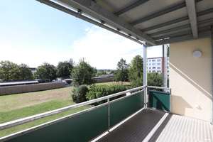 SONNIGe, HELLe 4-Räume mit TRAUMhaftem Ausblick! – Steinwiese 82, 9116 Altendorf, Chemnitz – Vorschaubild 3