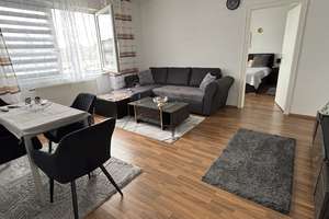 Solide Kapitalanlage! Helle modernisierte 2 Zimmerwohnung mit Sonnenbalkon! – Die vollständige Adresse der Immobilie erhältst du vom Anbieter., 47799 Cracau, Krefeld – Vorschaubild 1