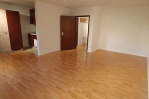 Modernisierte 1-Zimmer-Wohnung mit großem Westbalkon, Einbauküche & TG-Stellplatz in Plieningen – Die vollständige Adresse der Immobilie erhältst du vom Anbieter., 70599 Plieningen (Ortsteil), Stuttgart – Vorschaubild 2