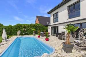 Stadtnah wohnen, privat genießen - Exklusives Traumhaus mit Pool! – Die vollständige Adresse der Immobilie erhältst du vom Anbieter., 30890 Barsinghausen – Vorschaubild 17