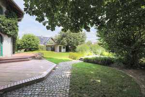 NEUER PREIS! Repräsentatives und stilvolles Architektenhaus mit idyllischem Garten, Teich und Garage – Rhein-Sieg-Kreis – Vorschaubild 13