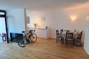 Helle 3-Zi.-Wohnung mit Balkon und offener neuer Einbauküche – Volpinistraße ., 80638 Nymphenburg, München – Vorschaubild 3