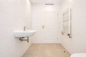 Stilvoll sanierte 2-Zi.-Altbauwohnung mit Balkon, Aufzug & Stuck in ruhiger Nebenstraße – Die vollständige Adresse der Immobilie erhältst du vom Anbieter., 13347 Wedding, Berlin – Vorschaubild 10