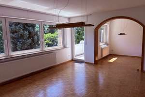 Ruhige, helle 3,5-Zimmer-Wohnung mit Balkon im Grünen
