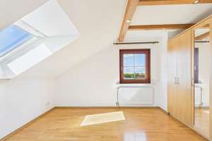 Viel Raum für Familie und Ideen – Einfamilienhaus mit Einliegerwohnung, Garten und Nebengebäude – Die vollständige Adresse der Immobilie erhältst du vom Anbieter., 82281 Egenhofen – Vorschaubild 10