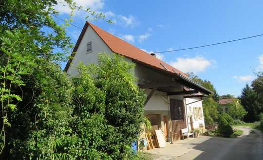 2-Familienhaus mit Anbau, ausgebauter Scheune  und weiterer Baufläche nach § 34 BauGB-provisionsfrei