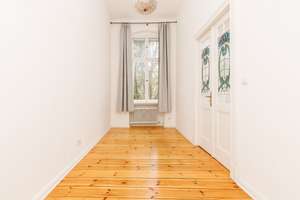 Helle Drei-Zimmer-Altbauwohnung im Hinterhaus mit Stuck und unverbaubarem Blick in den Park – Hasenheide 61, 10967 Neukölln (Ortsteil), Berlin – Vorschaubild 12