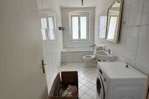 Geschmackvolle, gepflegte 2-Raum-Wohnung mit Balkon und EBK in Berlin Altglienicke (Treptow) – Grünauer Straße 14, 12524 Berlin – Vorschaubild 1