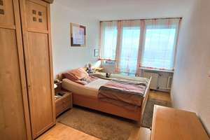 Stilvolle 2-Zimmer-Wohnung mit spektakulärem Skyline-Blick in Eschborn – Die vollständige Adresse der Immobilie erhältst du vom Anbieter., 65760 Eschborn – Vorschaubild 2
