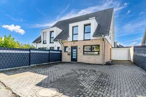 Traumhafte Neubau-Doppelhaushälfte in Krefeld-Forstwald – Die vollständige Adresse der Immobilie erhältst du vom Anbieter., 47804 Forstwald, Krefeld – Vorschaubild 2