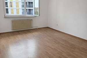 Gemütliche 2,5 Zimmer Wohnung mit Garage, zentral– Ideal für Paare und Kapitalanleger – Ekkehardstraße 98, 78224 Singen (Hohentwiel) – Vorschaubild 4
