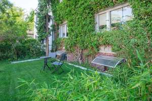 Großzügiges Familienhaus mit 3 Wohnebenen, 730 m² Garten, Wintergarten & Garage in Berlin-Mariendorf – Die vollständige Adresse der Immobilie erhältst du vom Anbieter., 12107 Mariendorf, Berlin – Vorschaubild 2