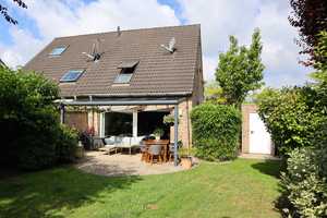 PROVISIONSFREI - TOP-LAGE - TOP-Zustand, BJ. 2003, 4 ZIMMER, TAGESLICHTBAD aus 2016, GARTEN, GARAGE! – Neuss (Rhein-Kreis) – Vorschaubild 1