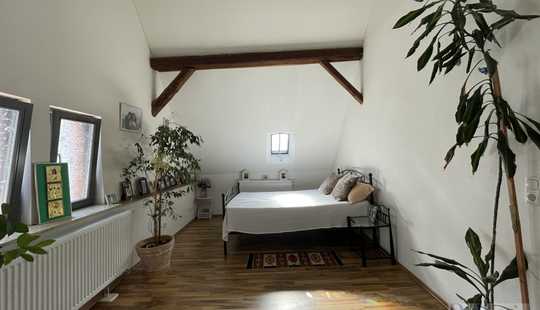 Bild von Ensemble aus zwei sanierten Häusern in Main-Nähe. Historischer Charme trifft auf modernen Wohnkomfor