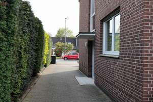 Hübsches Sechsfamilienhaus mit Gewerbeeinheit, Garagen und Garten – Die vollständige Adresse der Immobilie erhältst du vom Anbieter., 40880 Tiefenbroich, Ratingen – Vorschaubild 3
