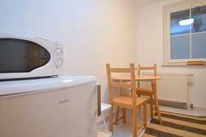 Modern möbliertes 2-Zimmer- Apartment mit WLAN direkt in der Altstadt von Nürnberg – Nürnberg – Vorschaubild 12