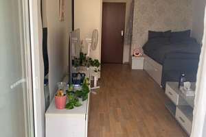 Zentrale 1-Zimmer-Wohnung mit Küche und Balkon