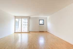 Sonnige Eleganz mit Balkon und Einbauküche – stilvoll Wohnen auf großzügigem Grundriss – Mönchstraße 23, 70191 Stuttgart – Vorschaubild 2