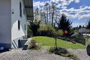 Wohnen mit Stil: Modernisiertes Einfamilienhaus mit Garage & großem Grundstück – ideal für Familien – Die vollständige Adresse der Immobilie erhältst du vom Anbieter., 94505 Bernried – Vorschaubild 3