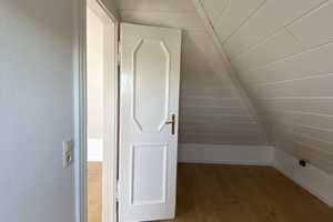 kleine DG-Wohnung mit vielen Schrägen mit Blick auf das St. Elisabeth Krankenhaus – Dölitzer Straße 46, 4277 Leipzig – Vorschaubild 10