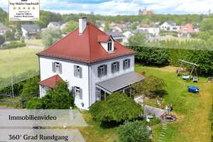 Lage Lage Lage! Stilvolle Stadtvilla mit historischem Charme