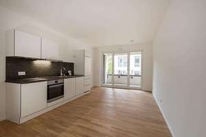 Hochwertige 2-Zi.-Whg. am historischen Altmarkt! EBK + Balkon!!!