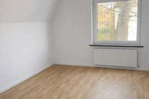 Renoviertes 5-Zimmer Haus in Elsfleth mit Garten und Garage – Deichstraße 28, 26931 Elsfleth – Vorschaubild 1