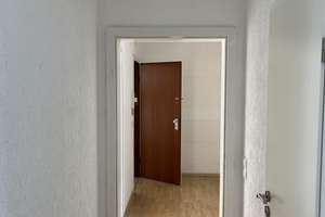 Helle, sanierte 3,5-Zi.-Wohnung mit Küche und Balkon in Gelsenkirchen-Erle – Marktstraße 9, 45891 Erle, Gelsenkirchen – Vorschaubild 4