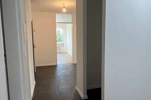 Zweitbezug nach Renovierung – 5-Zimmer-Wohnung mit 104 m² im schönen Biebrich – Die vollständige Adresse der Immobilie erhältst du vom Anbieter., 65203 Biebrich, Wiesbaden – Vorschaubild 8