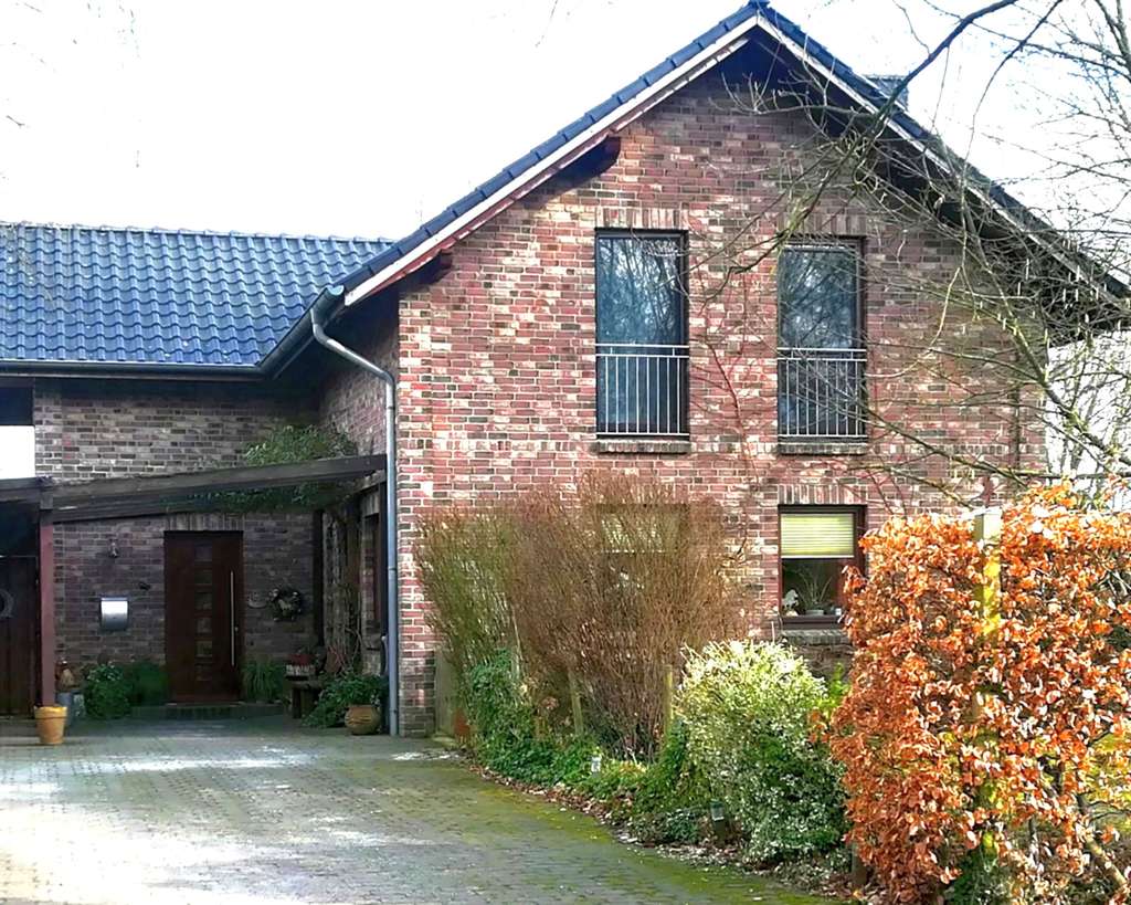 Immobilie in Klein Meckelsen - Einfamilienhaus im Landhausstil mit idyllischem Garten am Ortsrand - Bild 0