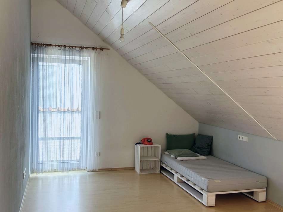 Schlafzimmer 4