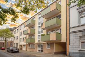 Gepflegtes Mehrfamilienhaus mit acht Wohneinheiten und fünf Garagen in Gelsenkirchen-Resse – Die vollständige Adresse der Immobilie erhältst du vom Anbieter., 45892 Resse, Gelsenkirchen – Vorschaubild 1